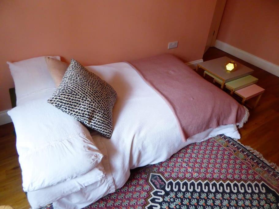 Stylish And Colourful Flat Minutes From The Beach 마게이트 외부 사진